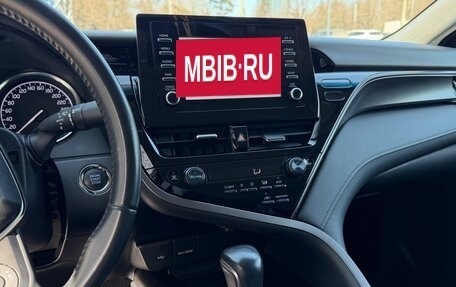 Toyota Camry, 2021 год, 3 200 000 рублей, 6 фотография