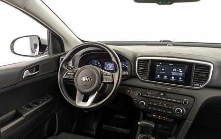 KIA Sportage IV рестайлинг, 2019 год, 2 350 000 рублей, 25 фотография