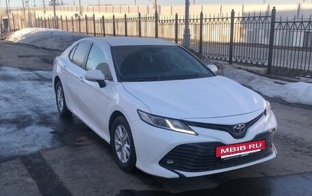 Toyota Camry, 2020 год, 2 300 000 рублей, 2 фотография