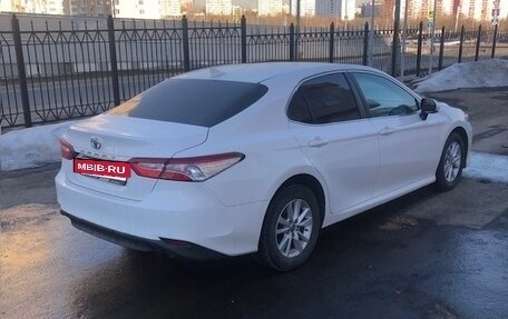 Toyota Camry, 2020 год, 2 300 000 рублей, 3 фотография