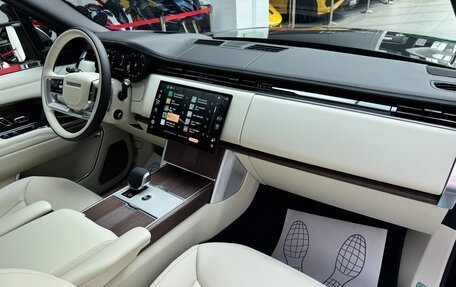 Land Rover Range Rover IV рестайлинг, 2025 год, 23 990 000 рублей, 30 фотография