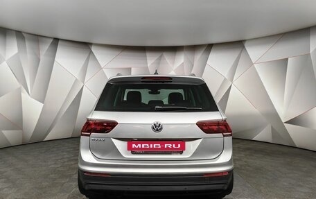 Volkswagen Tiguan II, 2019 год, 2 365 000 рублей, 8 фотография