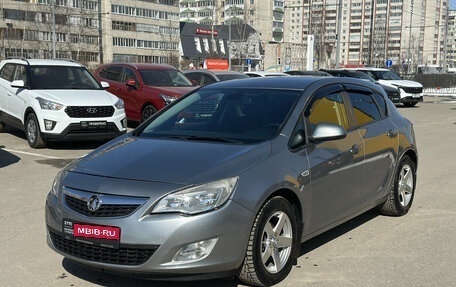 Opel Astra J, 2010 год, 720 000 рублей, 1 фотография