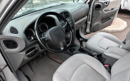 Hyundai Santa Fe III рестайлинг, 2005 год, 720 000 рублей, 24 фотография