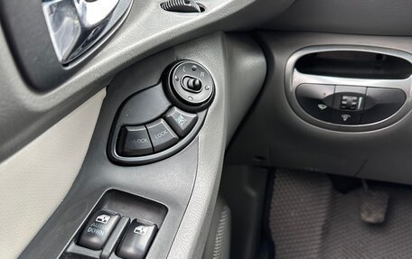 Hyundai Santa Fe III рестайлинг, 2005 год, 720 000 рублей, 37 фотография