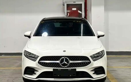 Mercedes-Benz A-Класс, 2022 год, 2 370 000 рублей, 2 фотография