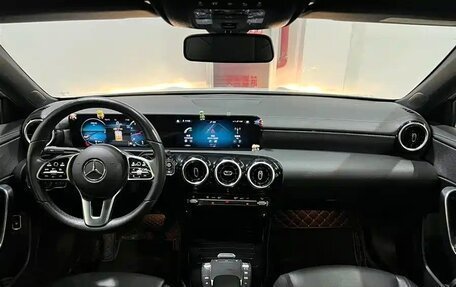 Mercedes-Benz A-Класс, 2022 год, 2 370 000 рублей, 10 фотография