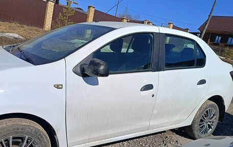 Renault Logan II, 2018 год, 565 000 рублей, 7 фотография