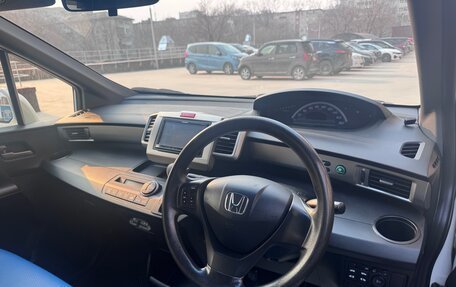 Honda Freed I, 2014 год, 900 000 рублей, 4 фотография