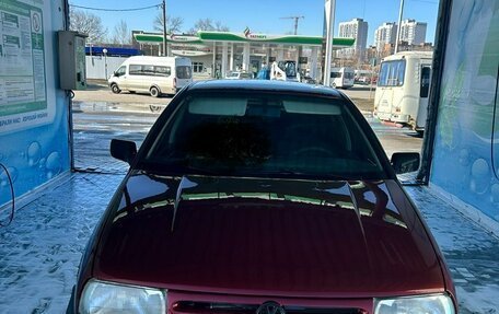 Volkswagen Vento, 1994 год, 220 000 рублей, 2 фотография