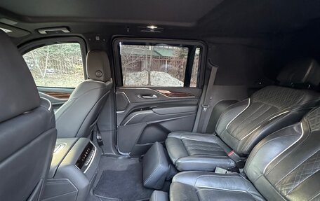 Cadillac Escalade V, 2022 год, 25 000 000 рублей, 12 фотография