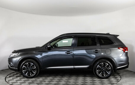 Mitsubishi Outlander III рестайлинг 3, 2021 год, 2 799 000 рублей, 8 фотография