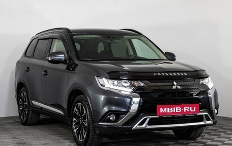 Mitsubishi Outlander III рестайлинг 3, 2021 год, 2 799 000 рублей, 3 фотография