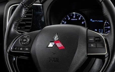 Mitsubishi Outlander III рестайлинг 3, 2021 год, 2 799 000 рублей, 11 фотография
