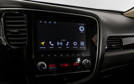 Mitsubishi Outlander III рестайлинг 3, 2021 год, 2 799 000 рублей, 15 фотография