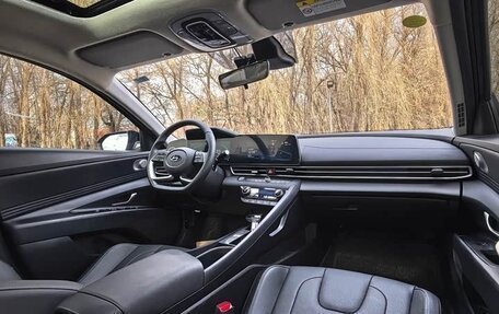 Hyundai Elantra, 2023 год, 1 790 000 рублей, 16 фотография