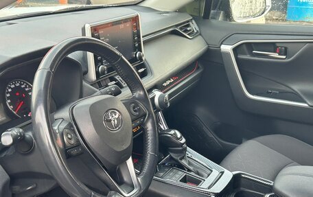 Toyota RAV4, 2020 год, 3 090 000 рублей, 6 фотография