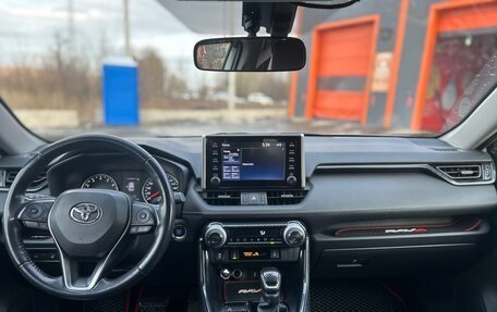 Toyota RAV4, 2020 год, 3 090 000 рублей, 10 фотография