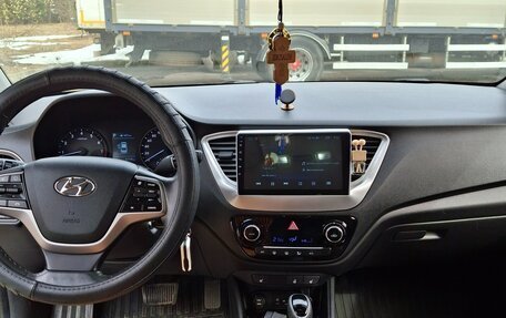 Hyundai Solaris II рестайлинг, 2018 год, 1 680 000 рублей, 5 фотография