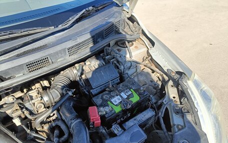 Nissan Tiida, 2004 год, 350 000 рублей, 15 фотография