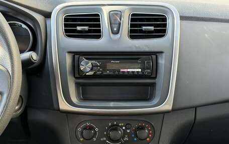 Renault Logan II, 2018 год, 850 000 рублей, 12 фотография