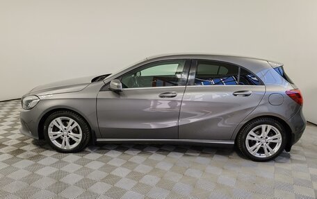 Mercedes-Benz A-Класс, 2015 год, 1 675 000 рублей, 8 фотография