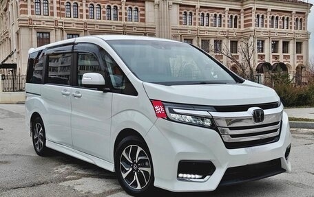 Honda Stepwgn IV, 2021 год, 2 250 000 рублей, 1 фотография