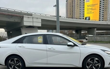 Hyundai Elantra, 2022 год, 1 790 000 рублей, 4 фотография