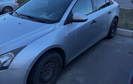 Chevrolet Cruze II, 2010 год, 620 000 рублей, 4 фотография