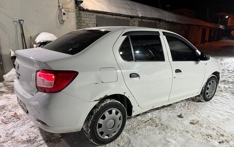 Renault Logan II, 2017 год, 450 000 рублей, 3 фотография