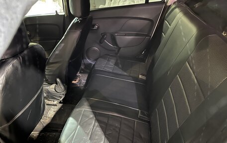 Renault Logan II, 2017 год, 450 000 рублей, 15 фотография