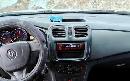 Renault Logan II, 2017 год, 450 000 рублей, 16 фотография