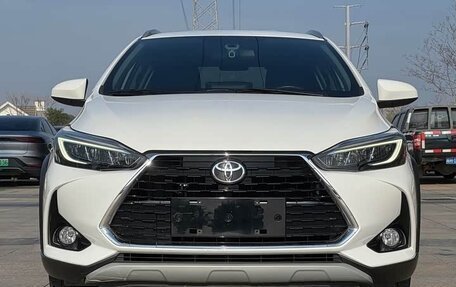 Toyota Yaris Cross, 2023 год, 1 364 000 рублей, 2 фотография