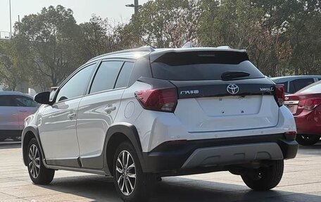 Toyota Yaris Cross, 2023 год, 1 364 000 рублей, 7 фотография