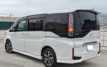 Honda Stepwgn IV, 2021 год, 2 250 000 рублей, 4 фотография