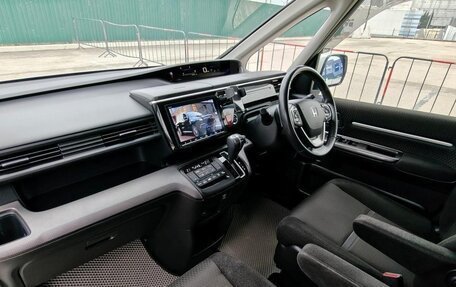 Honda Stepwgn IV, 2021 год, 2 250 000 рублей, 8 фотография