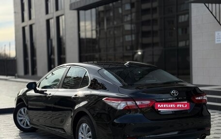 Toyota Camry, 2019 год, 2 650 000 рублей, 10 фотография