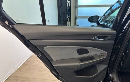 Volkswagen Golf R, 2022 год, 6 300 000 рублей, 12 фотография