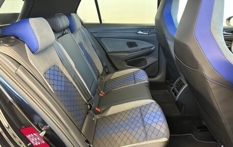 Volkswagen Golf R, 2022 год, 6 300 000 рублей, 17 фотография