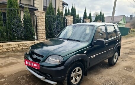 Chevrolet Niva I рестайлинг, 2005 год, 265 000 рублей, 2 фотография
