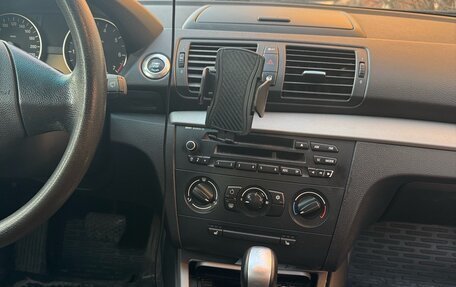 BMW 1 серия, 2011 год, 850 000 рублей, 12 фотография