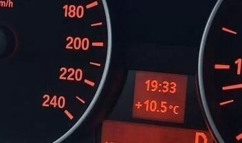 BMW 1 серия, 2011 год, 850 000 рублей, 16 фотография