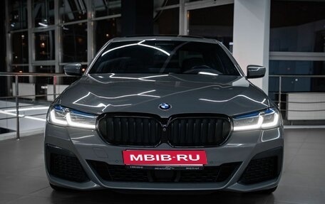 BMW 5 серия, 2021 год, 5 499 000 рублей, 2 фотография