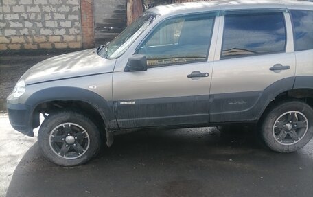 Chevrolet Niva I рестайлинг, 2017 год, 700 000 рублей, 6 фотография