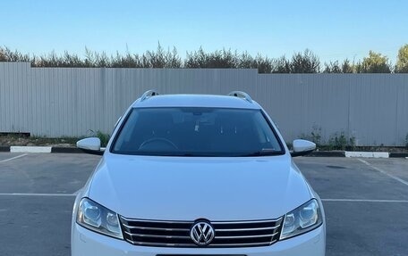 Volkswagen Passat B7, 2012 год, 999 999 рублей, 1 фотография