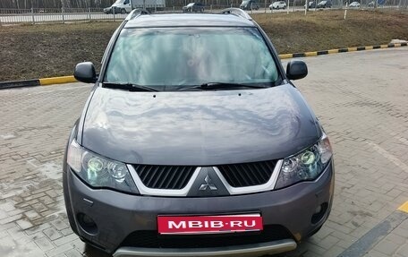 Mitsubishi Outlander III рестайлинг 3, 2008 год, 900 000 рублей, 1 фотография