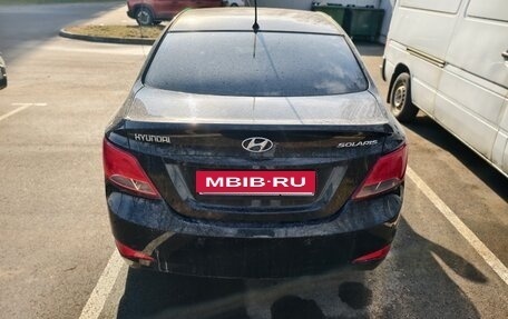 Hyundai Solaris II рестайлинг, 2015 год, 390 000 рублей, 3 фотография