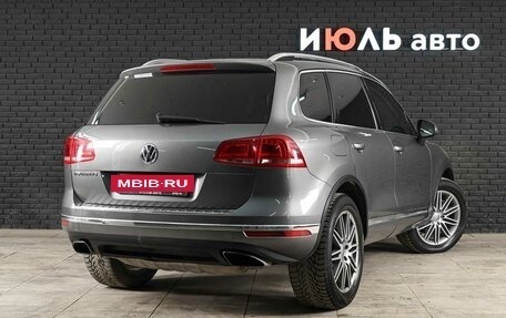 Volkswagen Touareg III, 2015 год, 3 290 000 рублей, 4 фотография