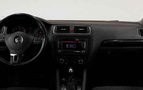 Volkswagen Jetta VI, 2011 год, 850 000 рублей, 7 фотография