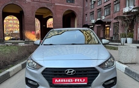 Hyundai Solaris II рестайлинг, 2017 год, 930 000 рублей, 3 фотография